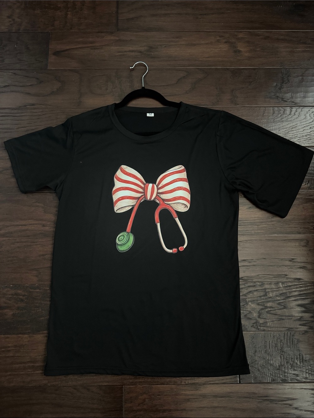 NWOT Holiday T-shirt Large Crewneck with Red & White Bow Stethoscope with defect